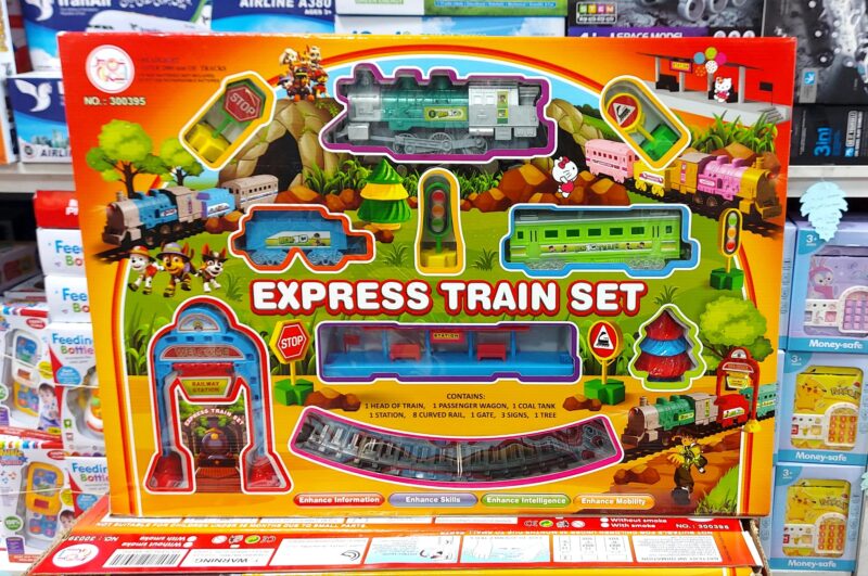 قطار اسباب بازی نشکن